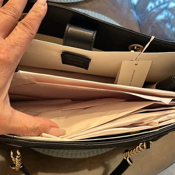 Tory Burch handbag - Picture 2 of 8